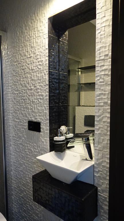 Apartment 3d *